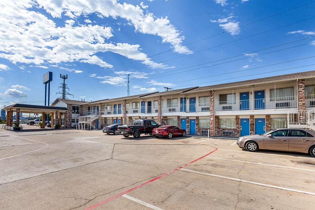 Motel 6 Fort Worth - Northside Zewnętrze zdjęcie