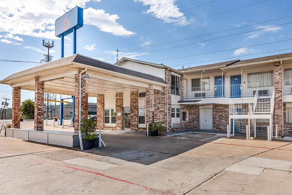 Motel 6 Fort Worth - Northside Zewnętrze zdjęcie